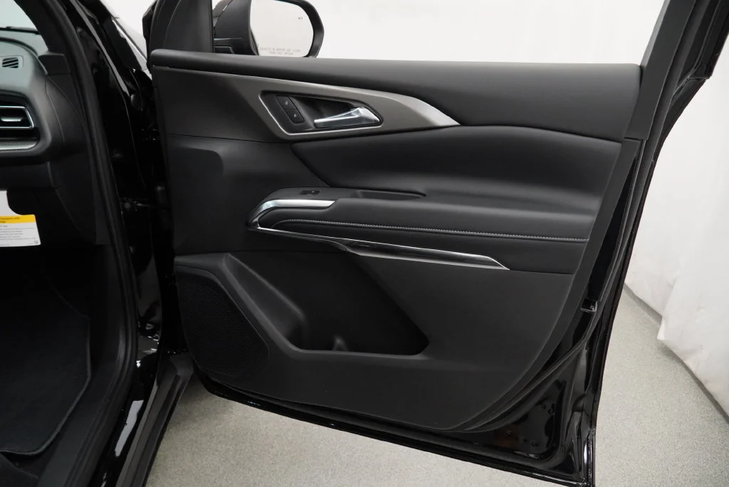 New 2027 Mosaic Black Metallic Chevrolet LT image 27