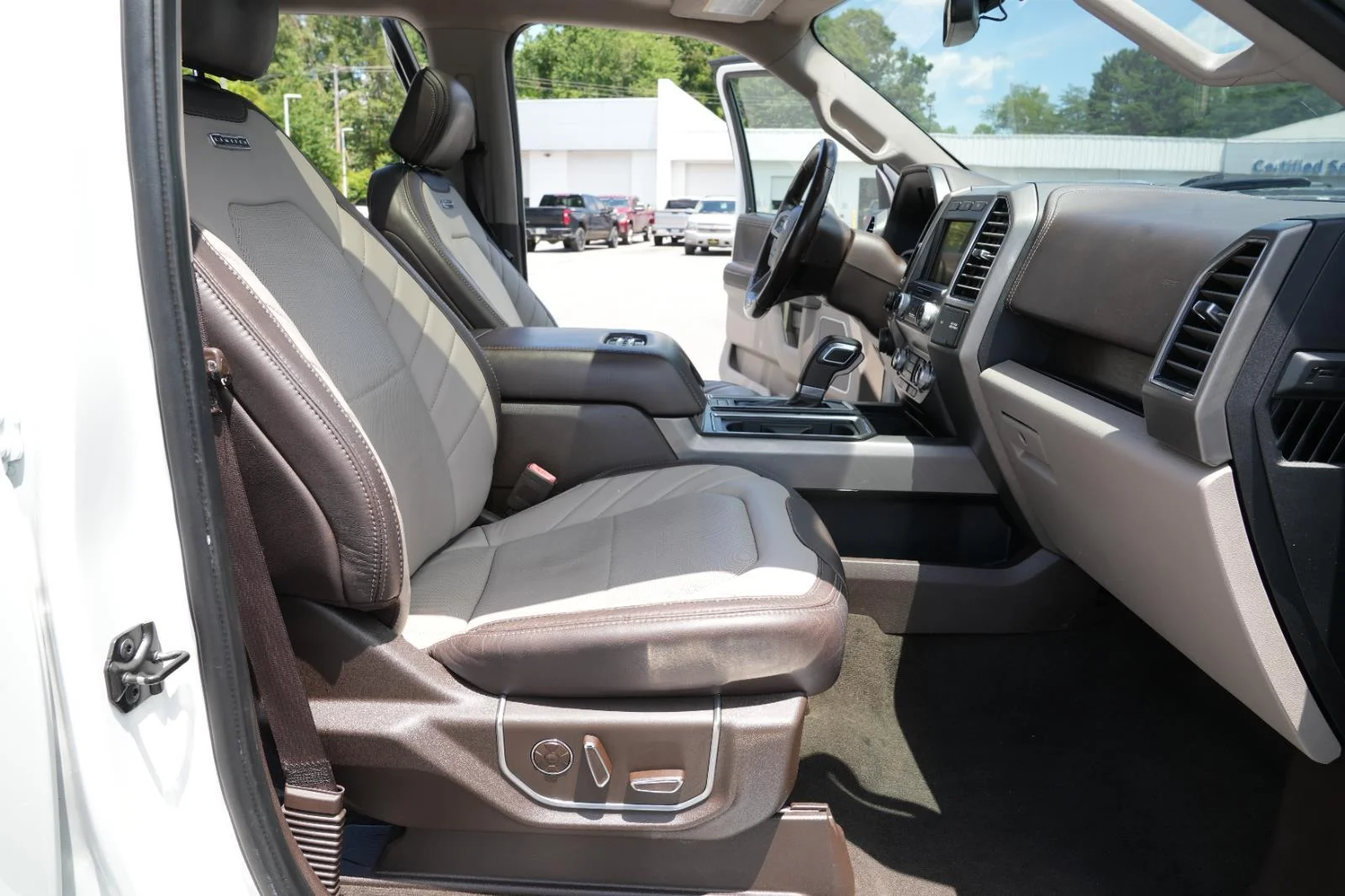 Used 2020 White Ford Limited image 36