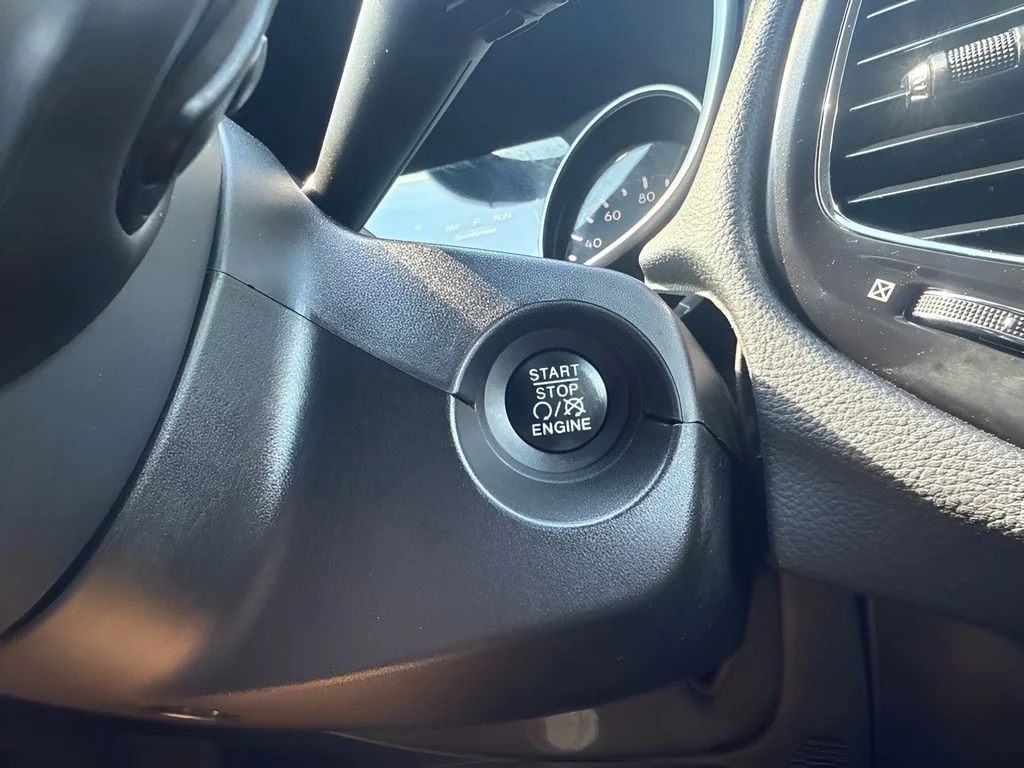 Used 2018 Gray Jeep Latitude image 15