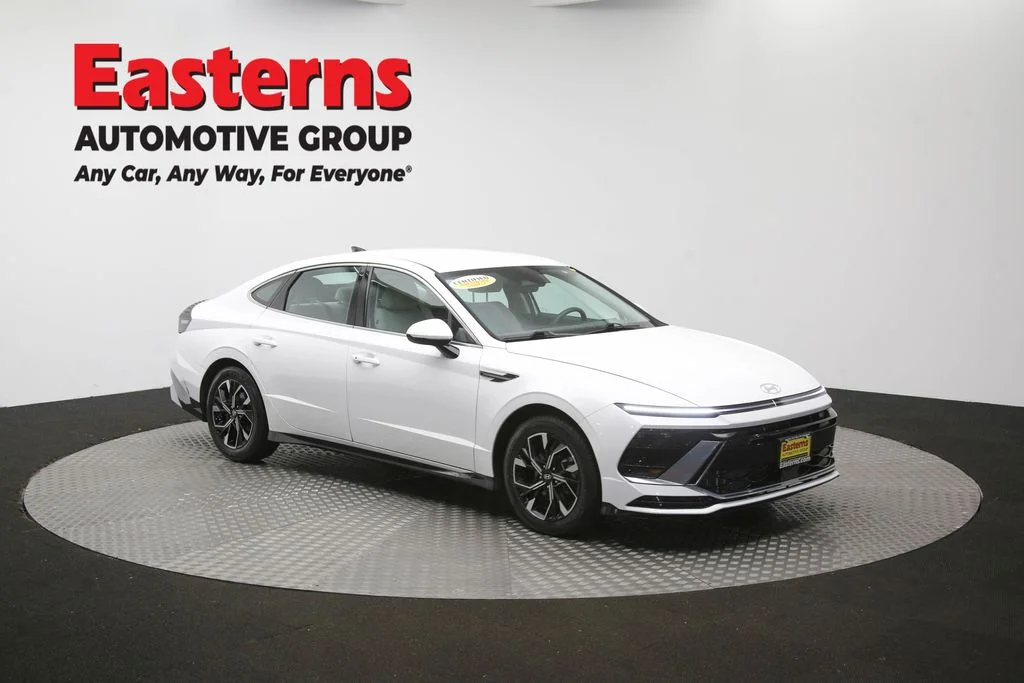 Used 2024 White Hyundai SEL image 48