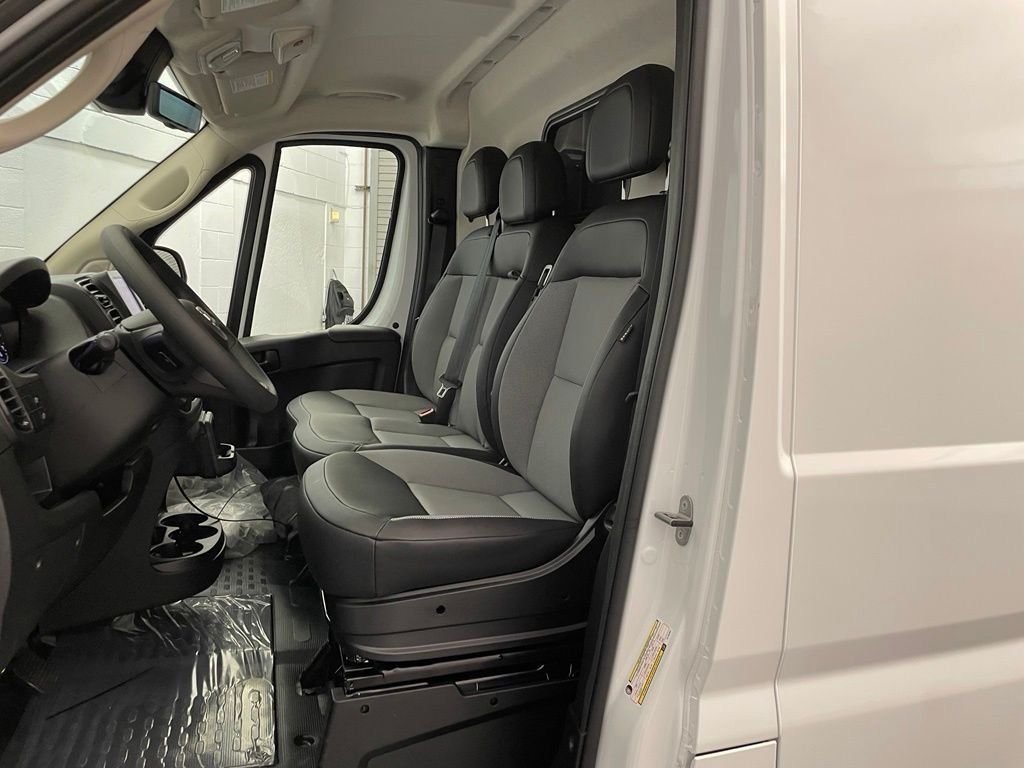 New 2026 Bright White Clear-Coat Exterior Paint RAM Super High Roof image 16