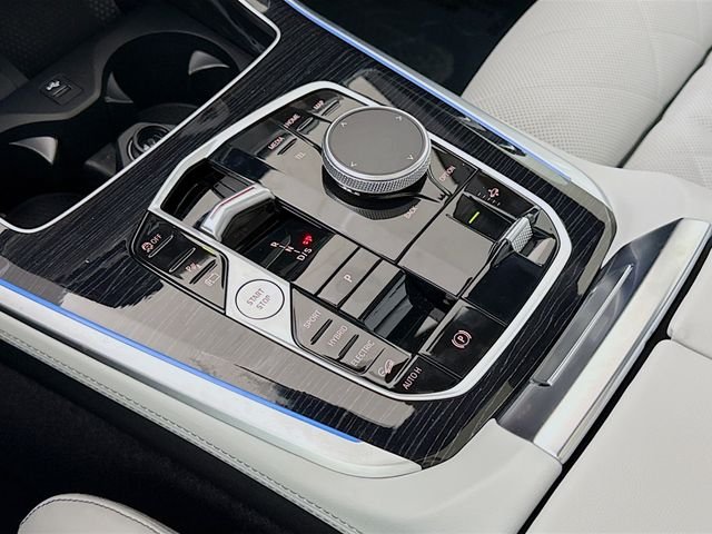 New 2026 Carbon Black Metallic BMW xDrive50e image 17