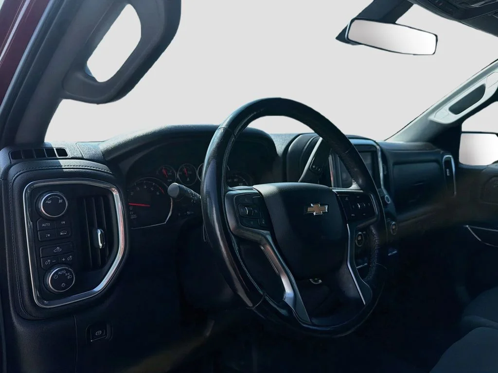 Used 2019 Red Chevrolet LT image 9