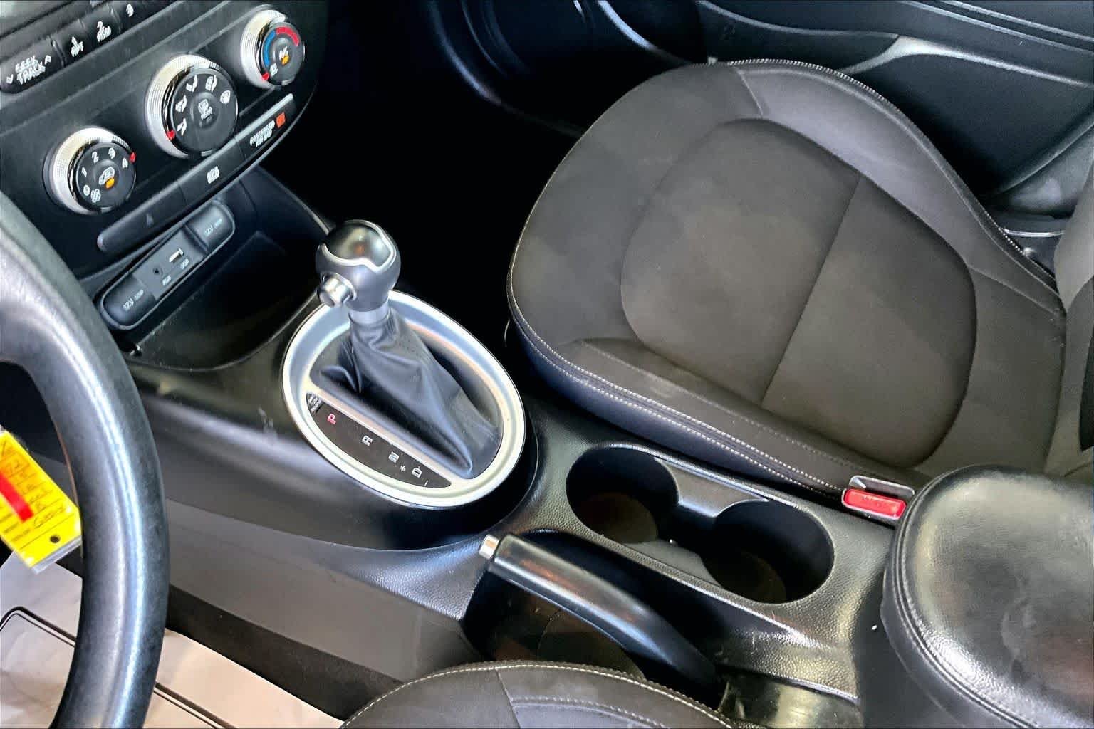 Used 2015 Titanium Gray Kia Base image 15