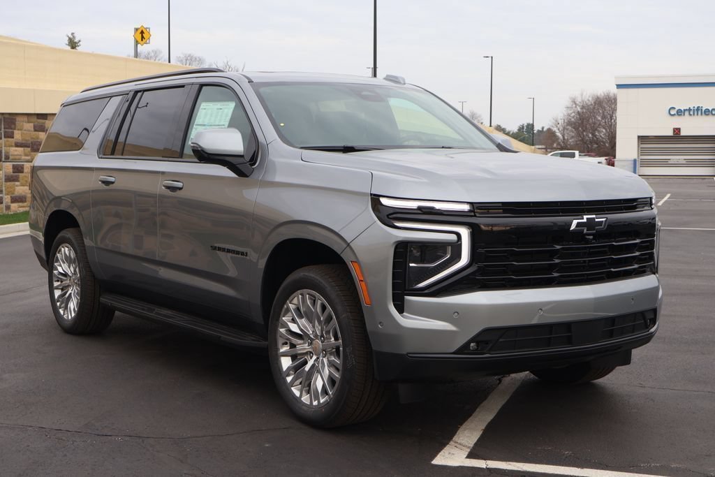 2026 Chevrolet Suburban RST - Photo 10