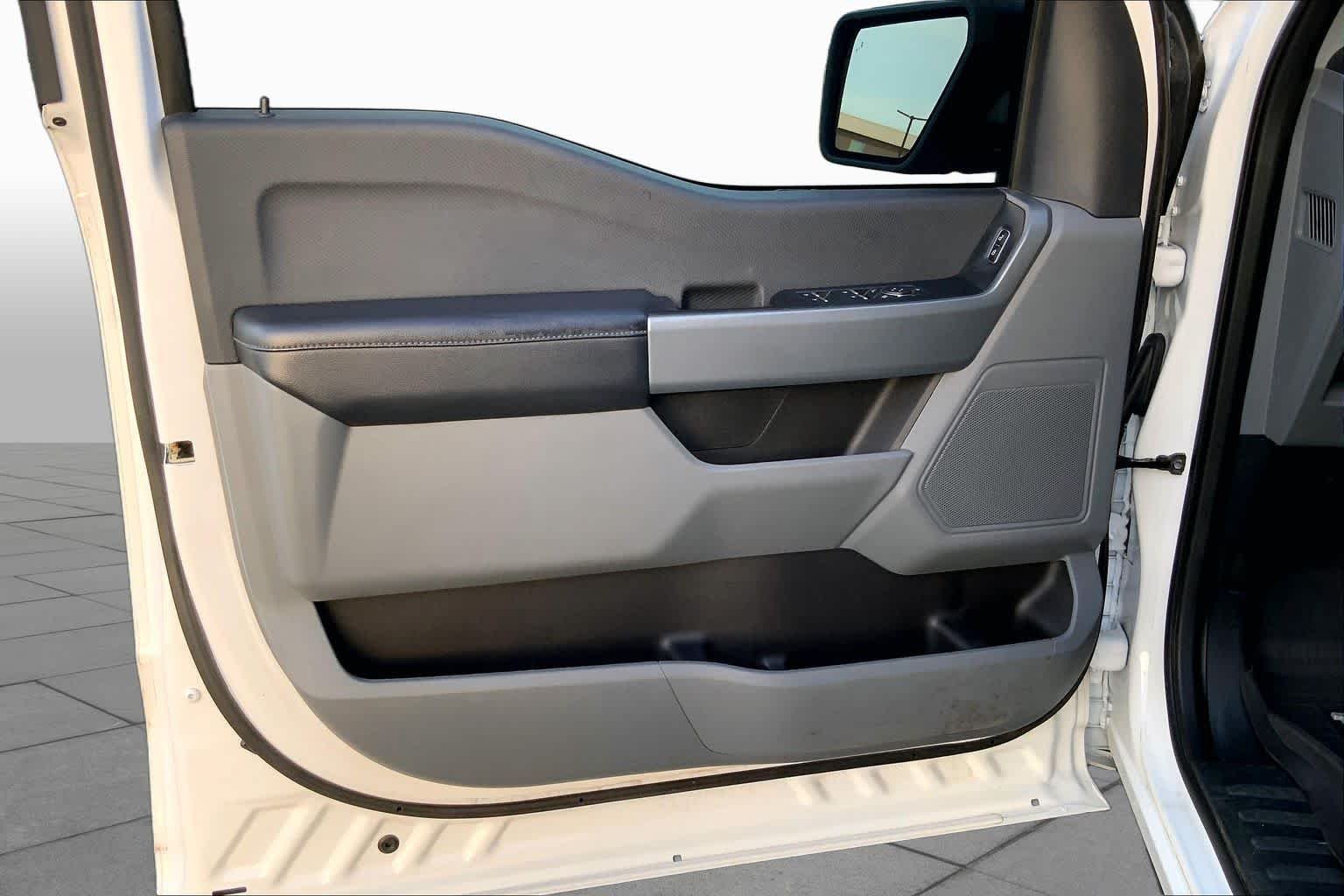 Used 2023 Oxford White Ford XLT image 20