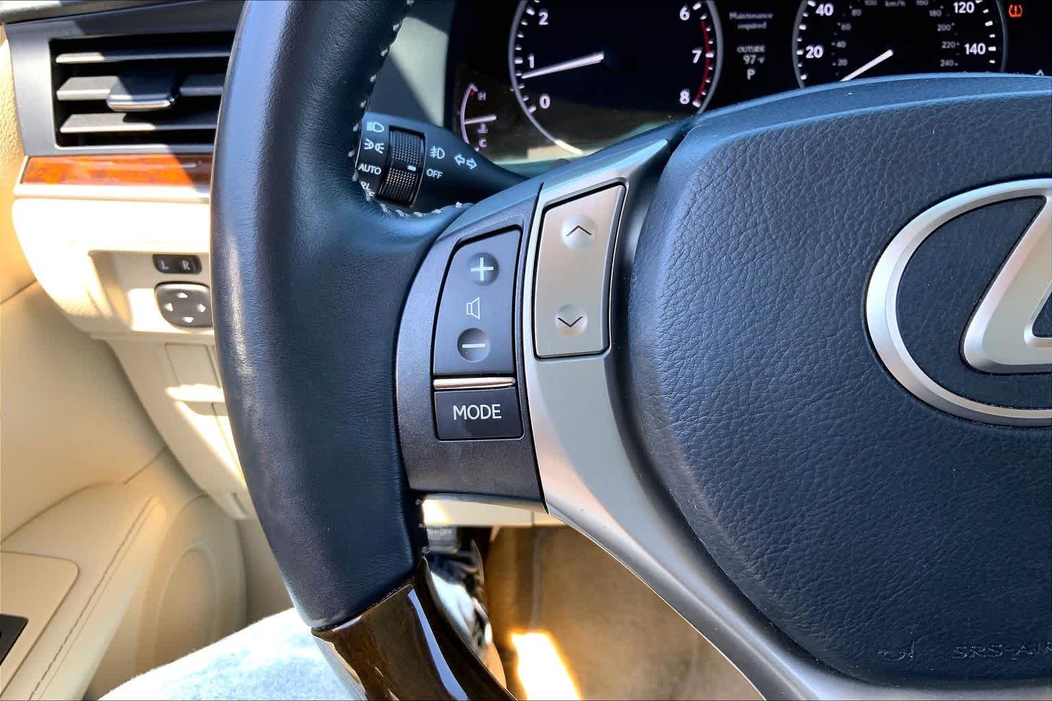Used 2014 Satin Cashmere Metallic Lexus  image 24