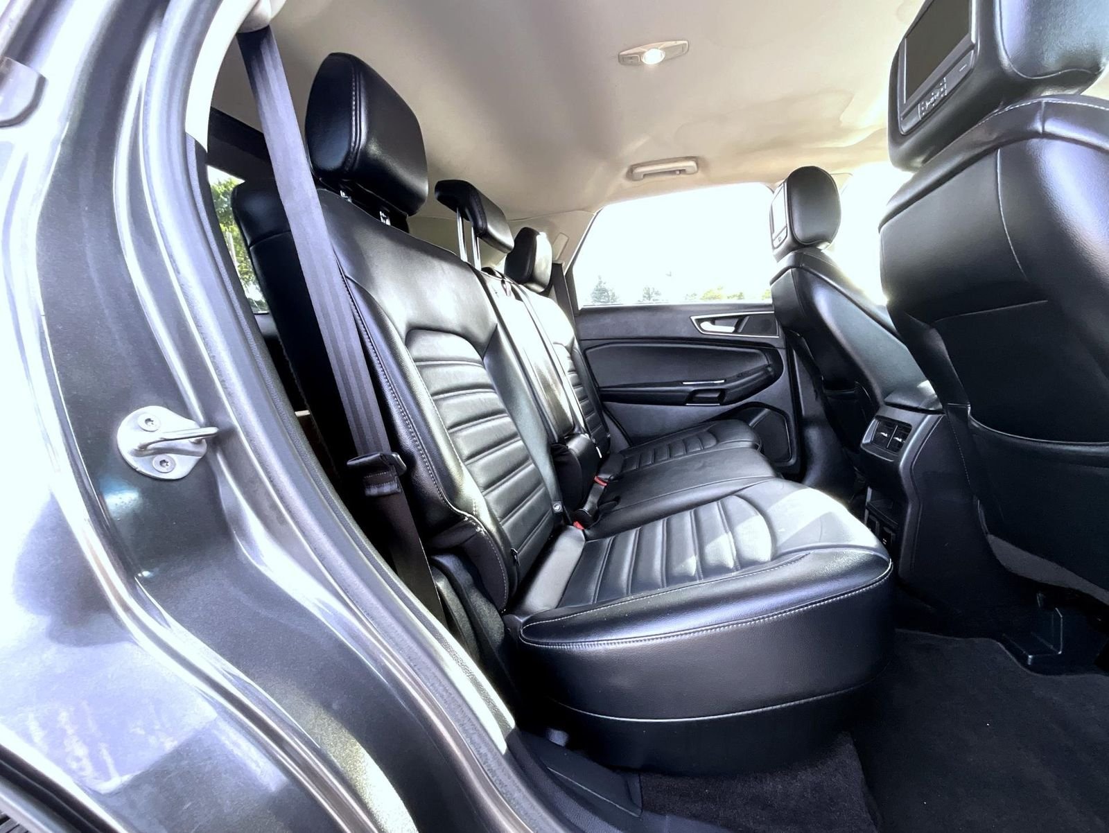 Used 2016 Gray Ford SEL image 20