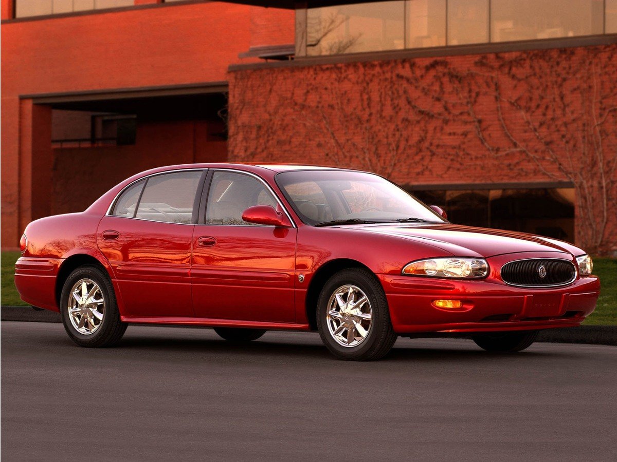Used 2005 Platinum Metallic Buick Custom image 1