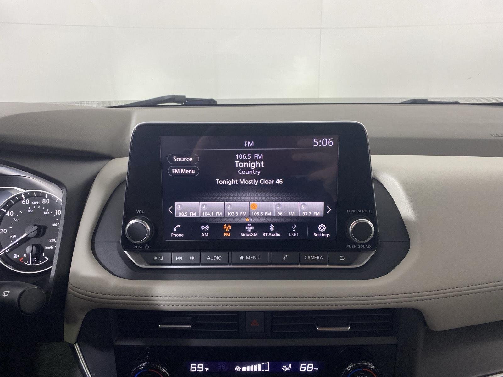 Used 2023 Pearl White Tricoat Nissan SV image 23