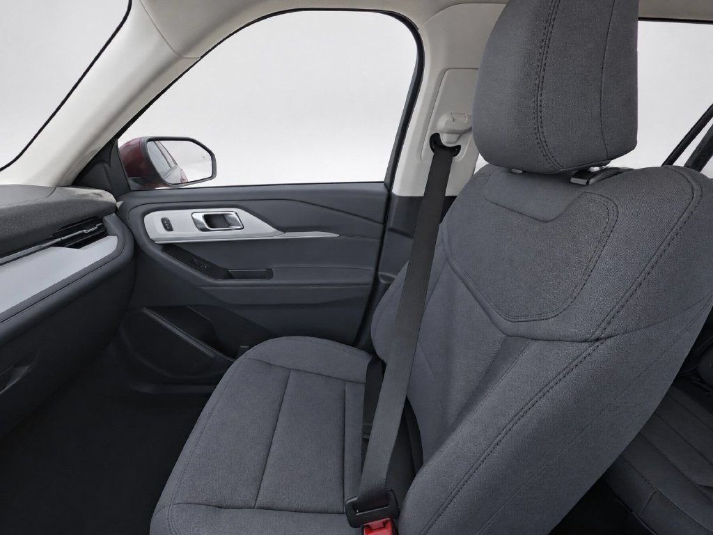 New 2026 Vapor Blue Metallic Ford Active image 15