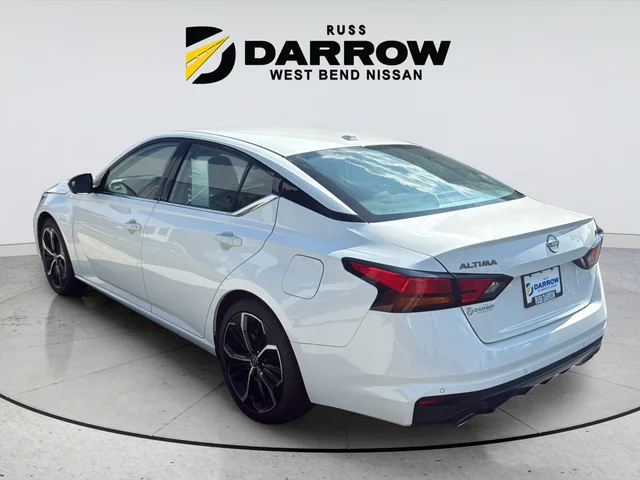 Certified Used 2024 White Nissan 2.5 SR image 3