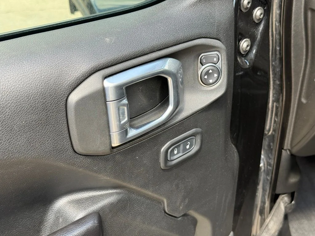 Used 2021 Black Jeep Sport image 12