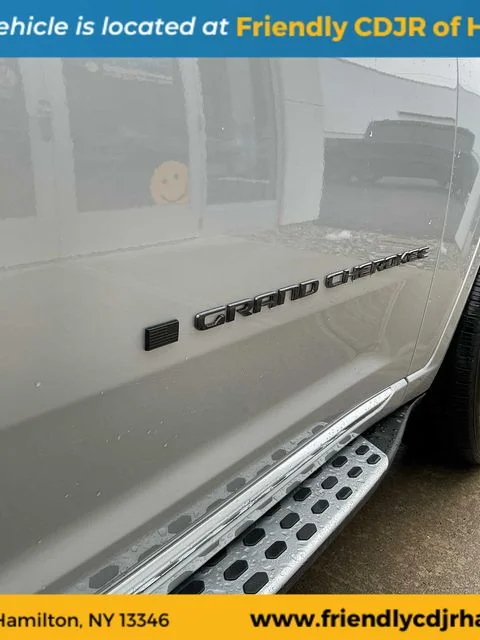 Used 2024 Silver Jeep Summit Reserve image 14