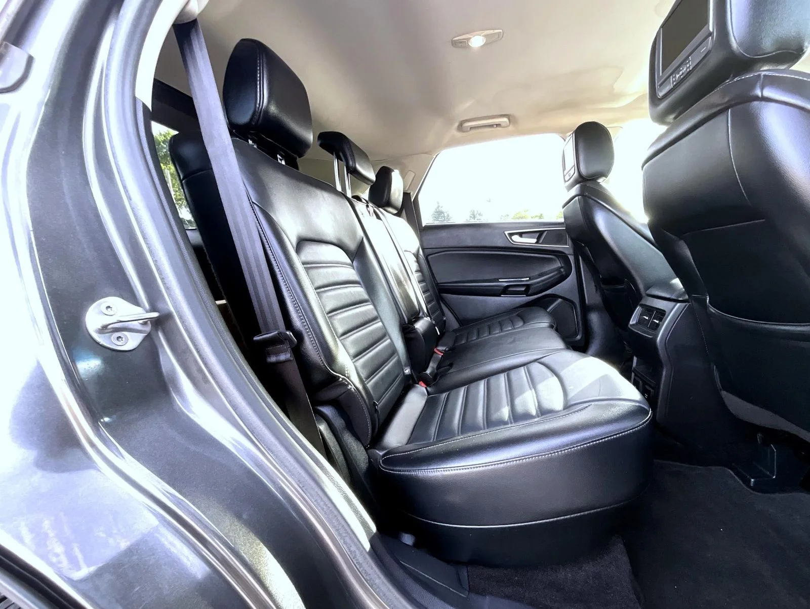 Used 2016 Gray Ford SEL image 20