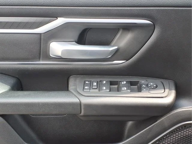 Used 2025  Ram Big Horn image 17