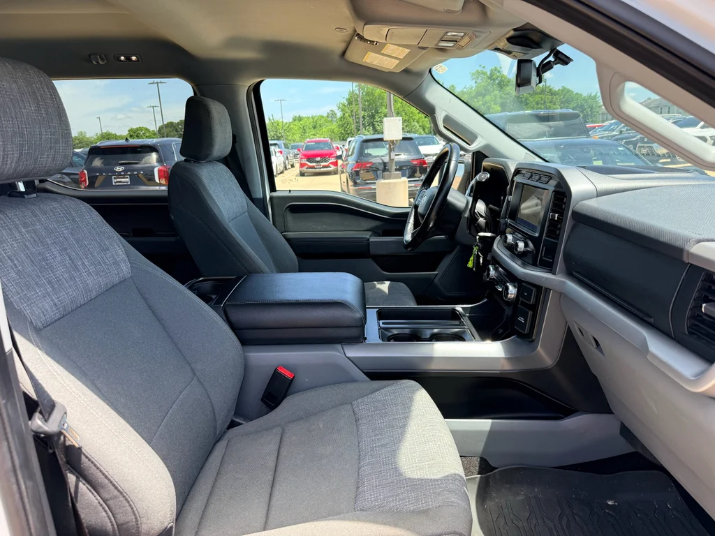 Used 2022 Oxford White Ford XLT image 13