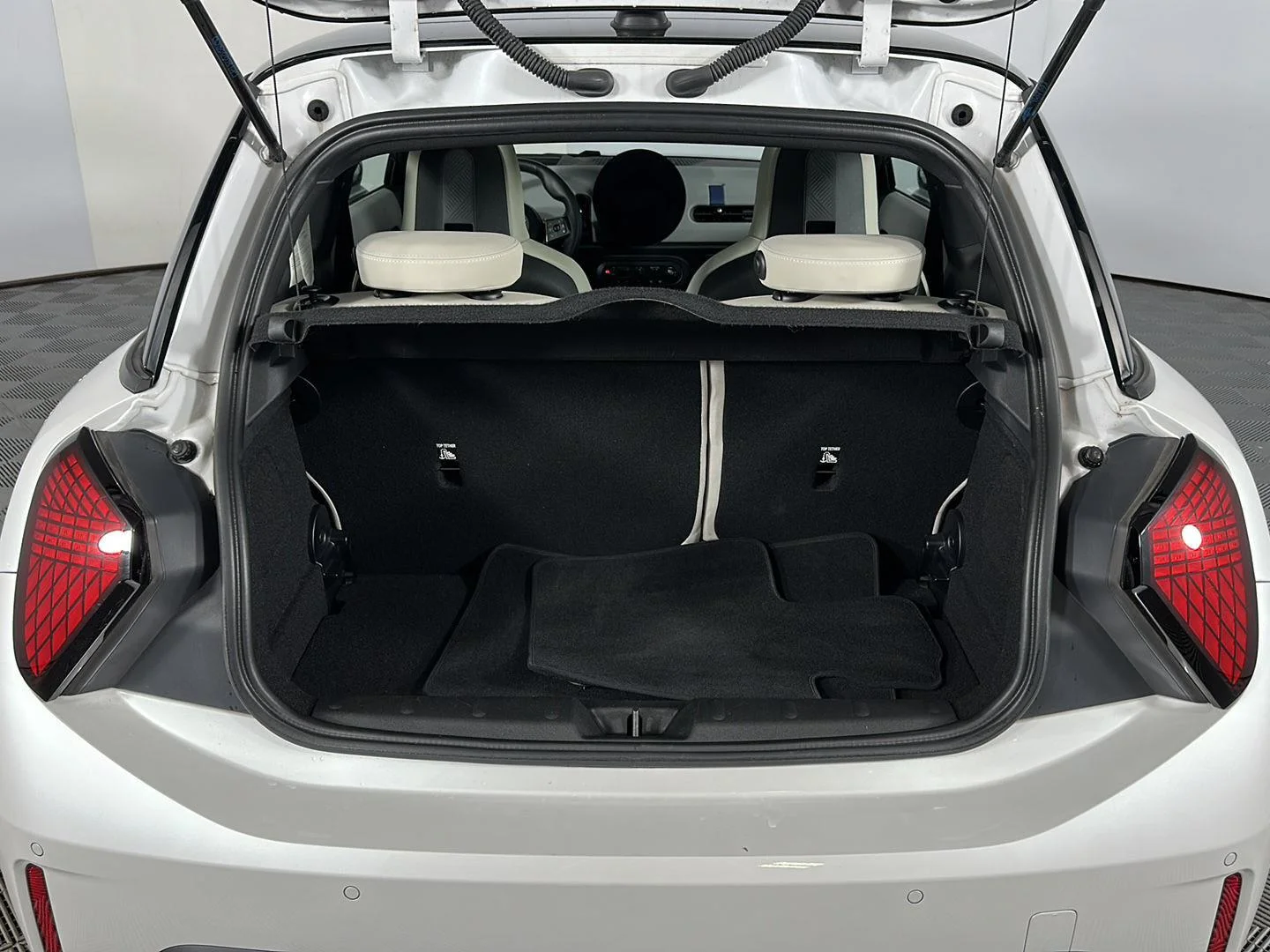 Used 2025 Nanuq White Metallic MINI Cooper S image 23