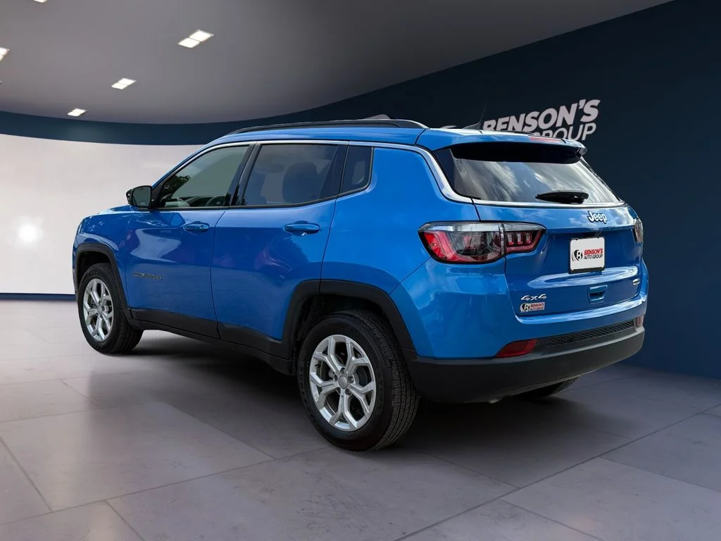 Used 2024 Blue Jeep Latitude image 3