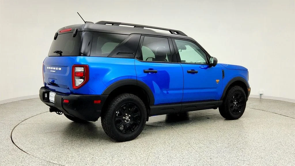 Used 2025 Velocity Blue Metallic Ford Badlands 4x4 image 5
