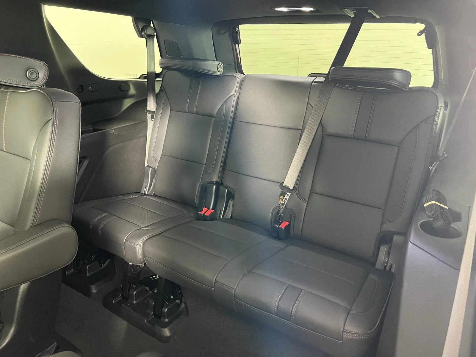 Used 2025 Iridescent Pearl Tricoat Chevrolet RST image 24