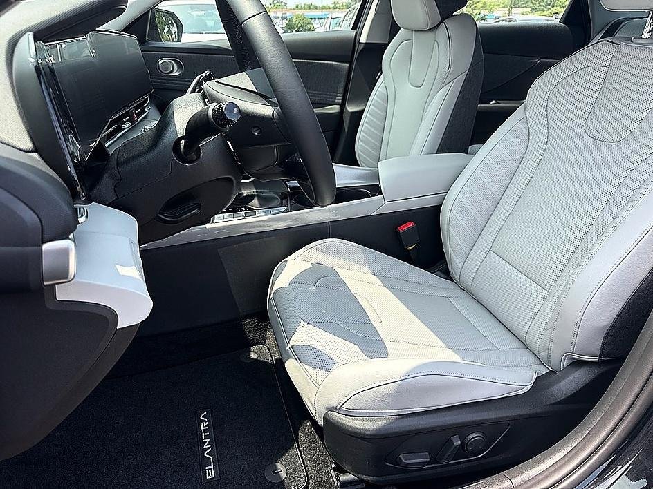 New 2026 Abyss Black Hyundai Limited image 24