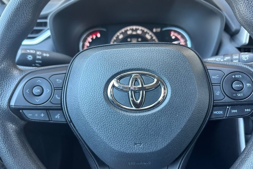 Used 2025 White Toyota XLE image 28