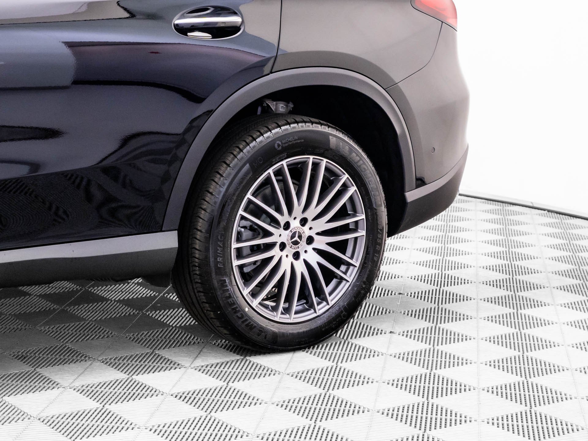 New 2026 Black Mercedes-Benz GLC 300 image 75