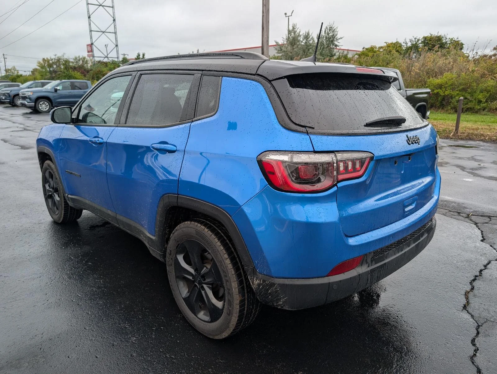 Used 2018 Laser Blue Pearlcoat Jeep Altitude image 6