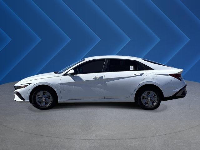 New 2026 Serenity White Hyundai SE image 6
