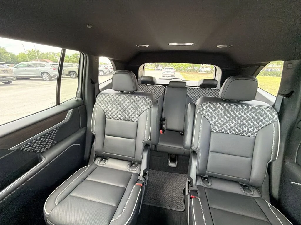 2026 GMC Acadia Denali - Photo 15