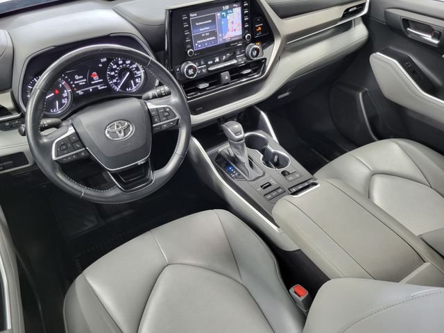 Used 2020 Black Toyota XLE image 23