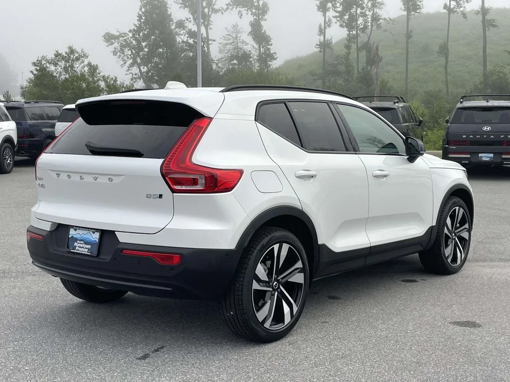 New 2026 Crystal White Volvo Plus image 28