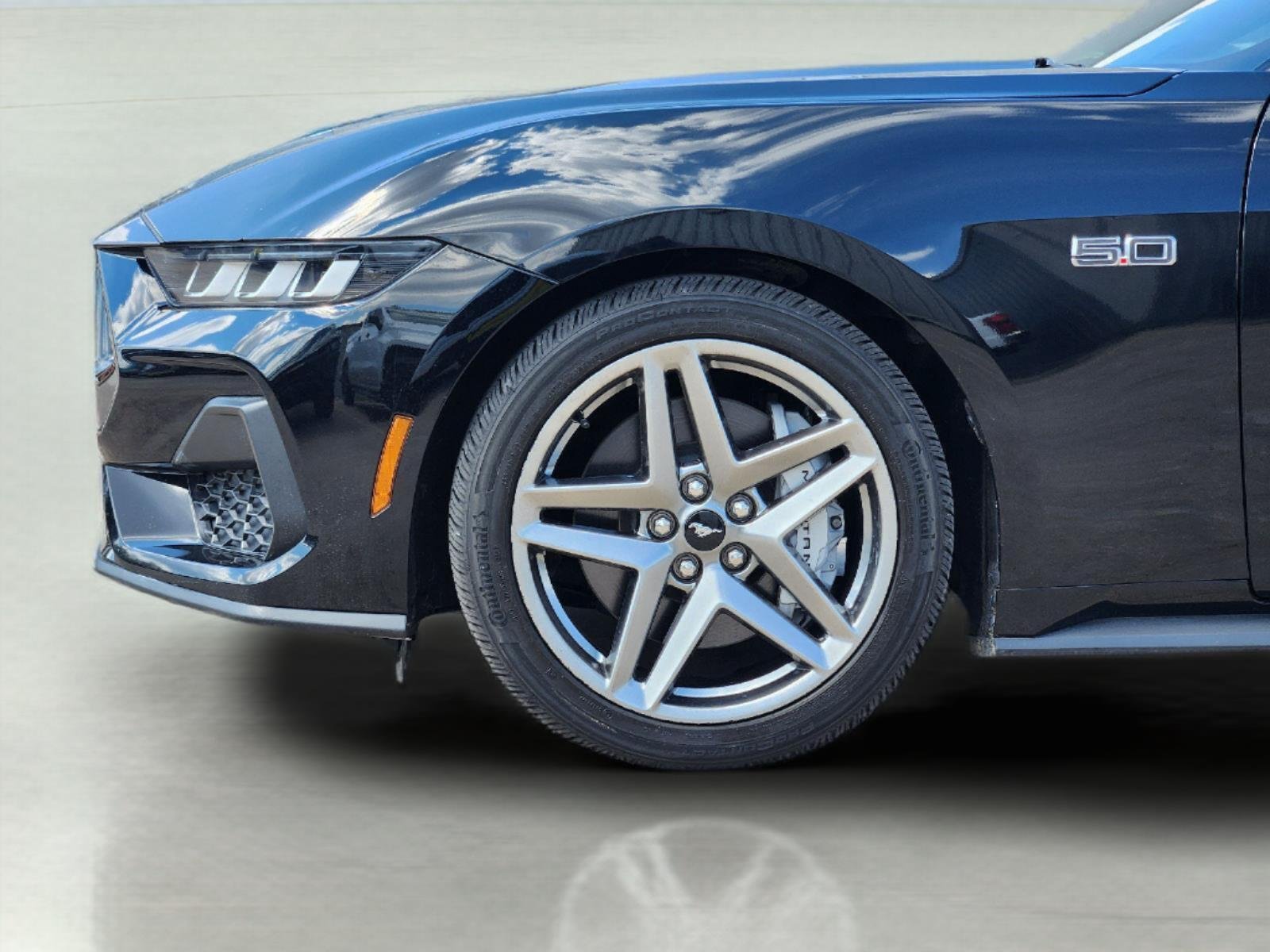 2024 Ford Mustang photo 9 of 33