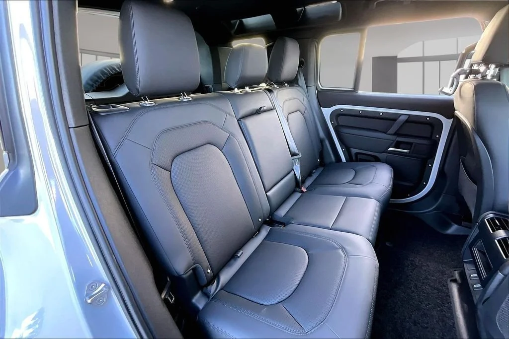 New 2026 Borasco Grey LAND ROVER X-Dynamic SE image 10