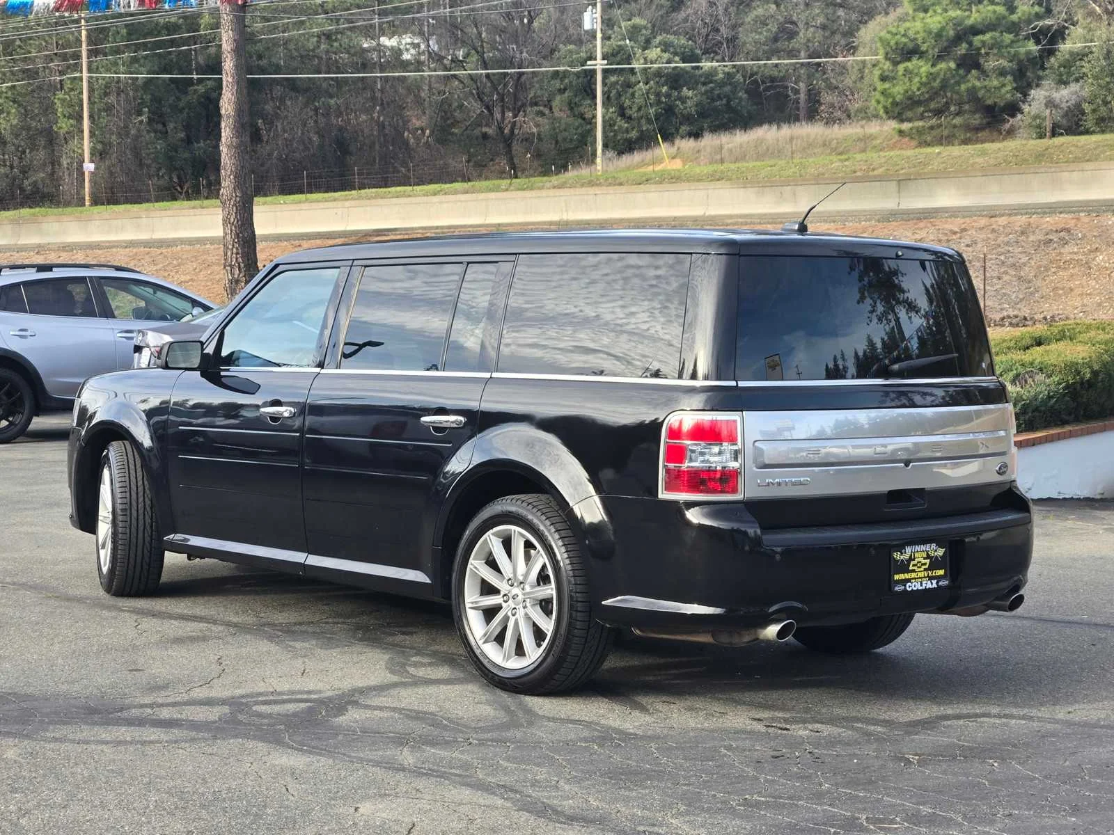 Used 2019  Ford Limited image 6