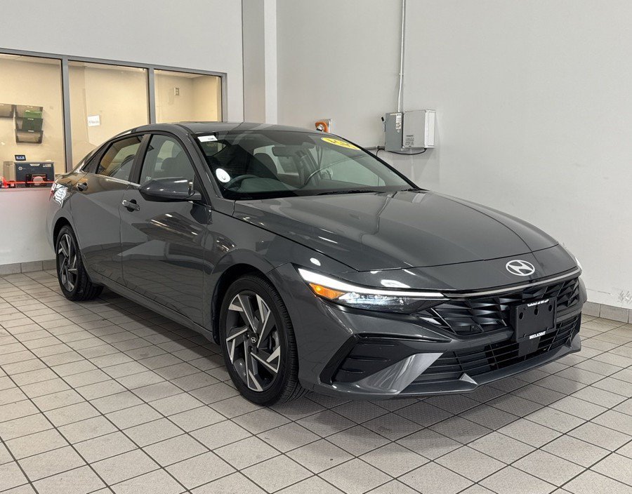 2024 Hyundai Elantra SEL - Photo 1