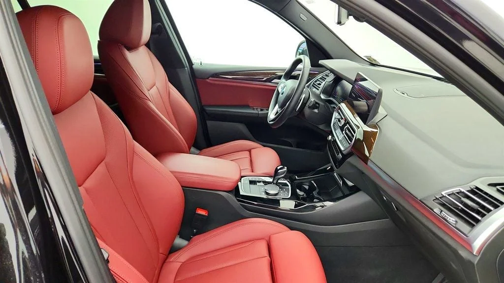Used 2022 Black Sapphire Metallic BMW xDrive30i SAV w/ Premium Package 2 & Live Cockpit Pro image 24