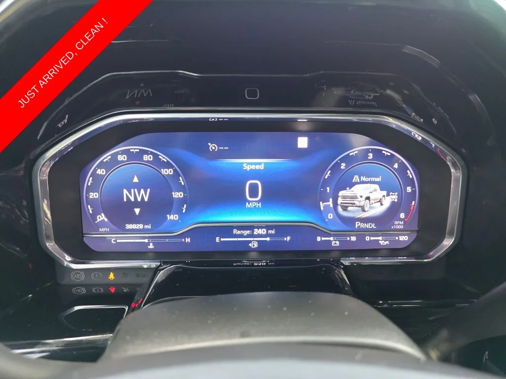 Used 2024 Gray Chevrolet LT image 31