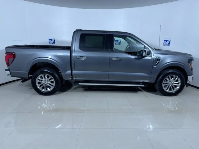 New 2026 CARBONIZED GRAY Ford XLT image 9