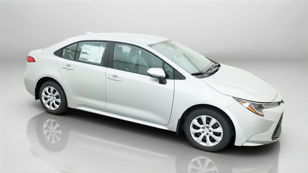 New 2027 Classic Silver Metallic Toyota LE image 6