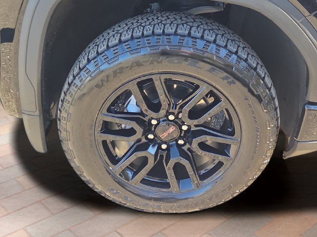 Used 2026 Onyx Black GMC Elevation image 4