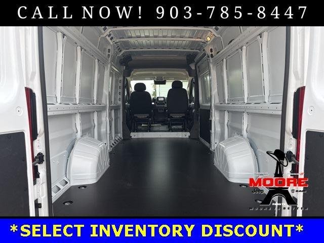 New 2026 Bright White Clearcoat RAM Tradesman image 26