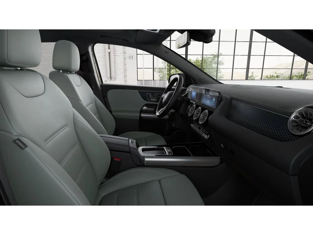 New 2026  Mercedes-Benz GLA 250 image 4