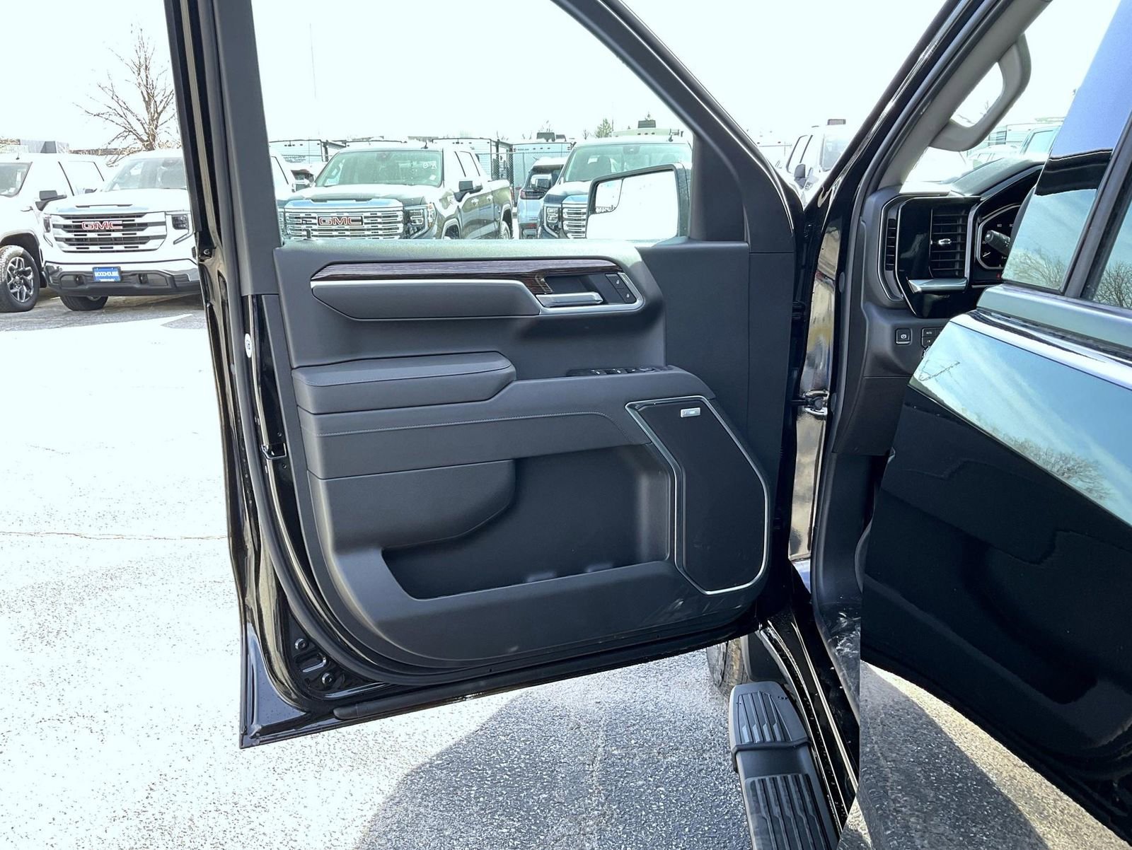 New 2026 Onyx Black GMC Elevation image 11