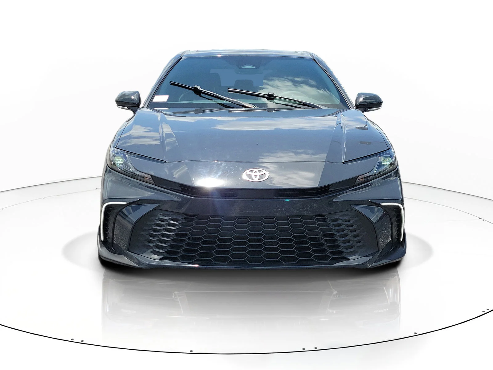 Used 2025 Underground Toyota LE image 2