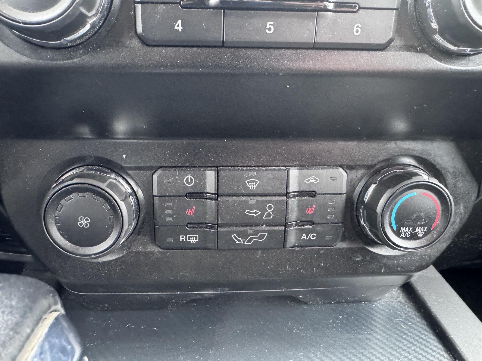 Used 2019 Velocity Blue Ford XLT image 17