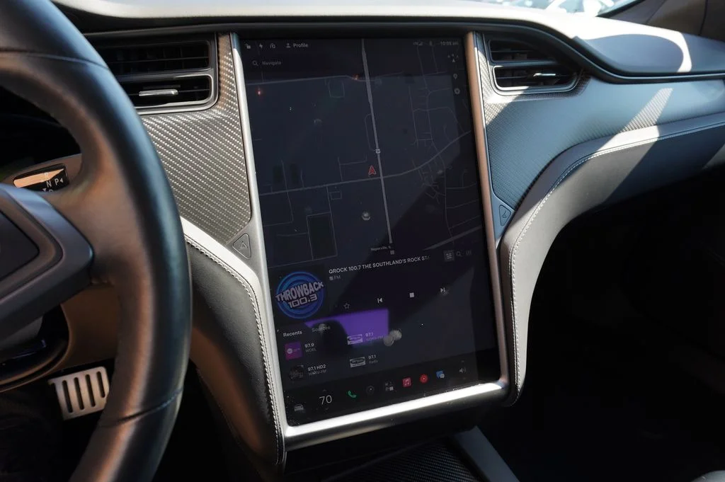 Used 2019  Tesla Performance image 16