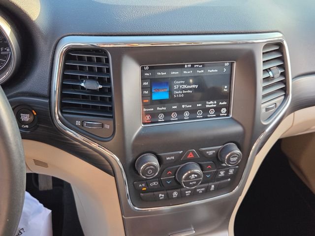 Used 2020 White Jeep Laredo E image 18