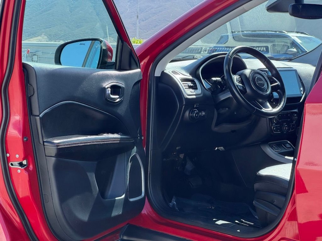 Used 2020 Red Line Jeep Latitude image 7